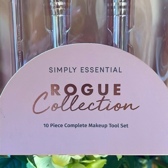 Brand New 10-Piece Makeup Brush & Tool Set Pale Pink Metallic Beauty Blender - Picture 8 of 12